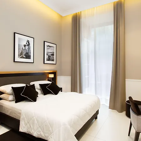 Nap Luxury Bovio ゲストハウス 4*