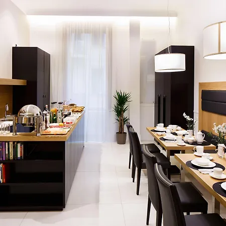 Nap Luxury Bovio 4* ナポリ